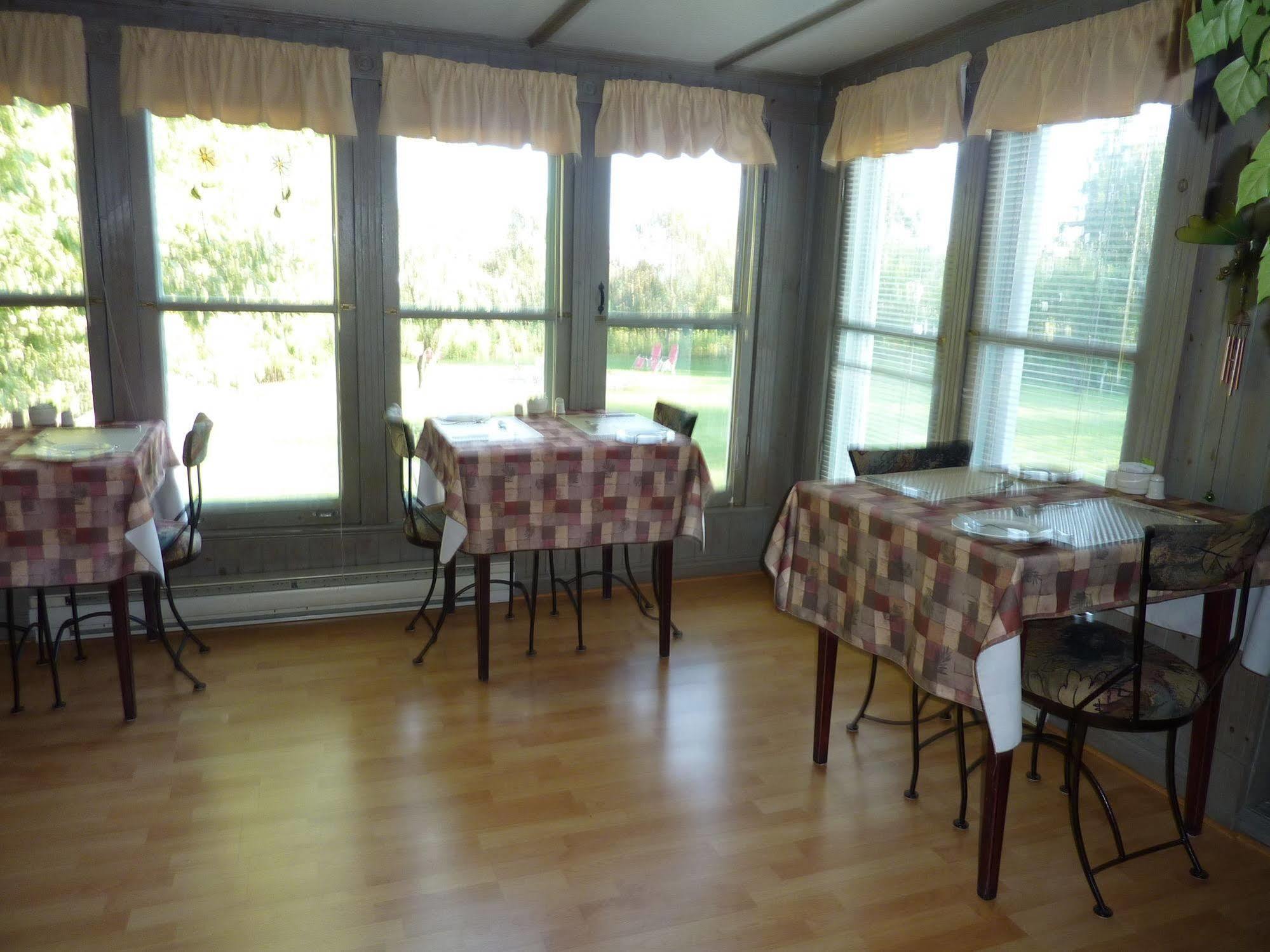 Auberge Petite Plaisance ลามัลแบ ภายนอก รูปภาพ